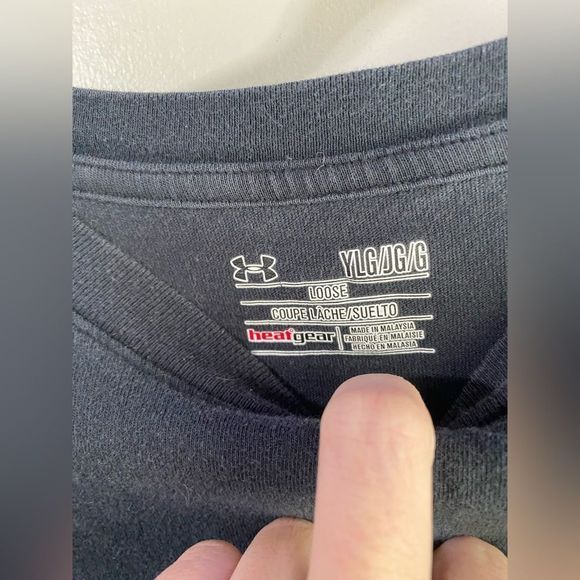 Under Armour Youth Large long sleeve - design on both sides - Picture 2 of 3